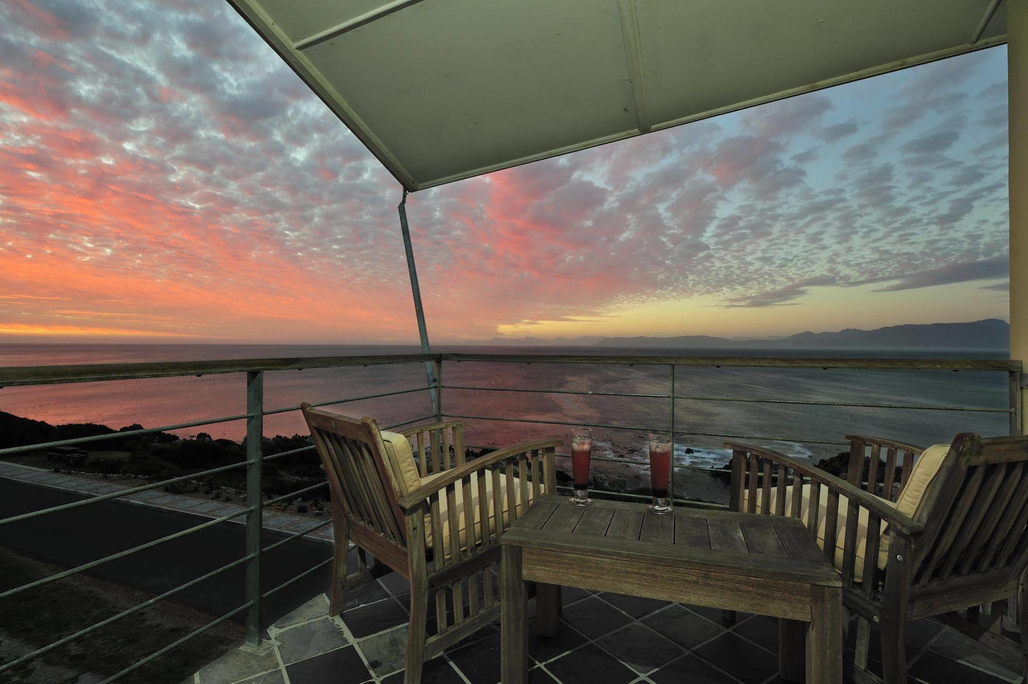 Whalesong Lodge Гансбай Экстерьер фото